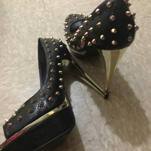 Shoes - Picture 6 of 6